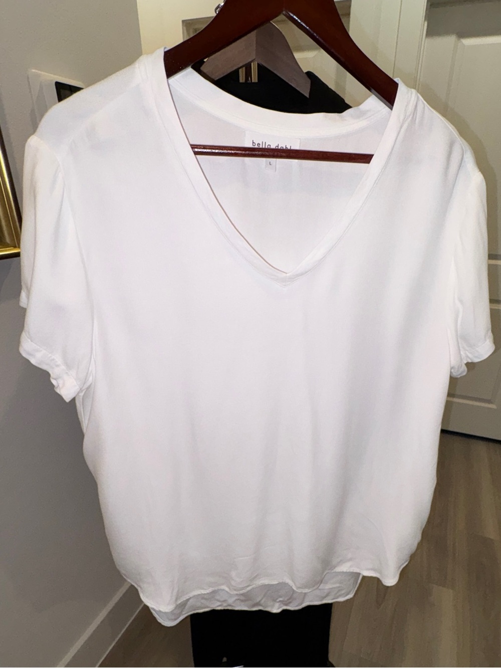 Bella Dahl V-Neck Short Sleeve Tee Sz Large NWOT